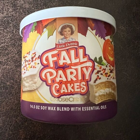 Goose Creek Limited Edition Little Debbie Series Fall Party Cakes 3 Wick Candle - Picture 1 of 8
